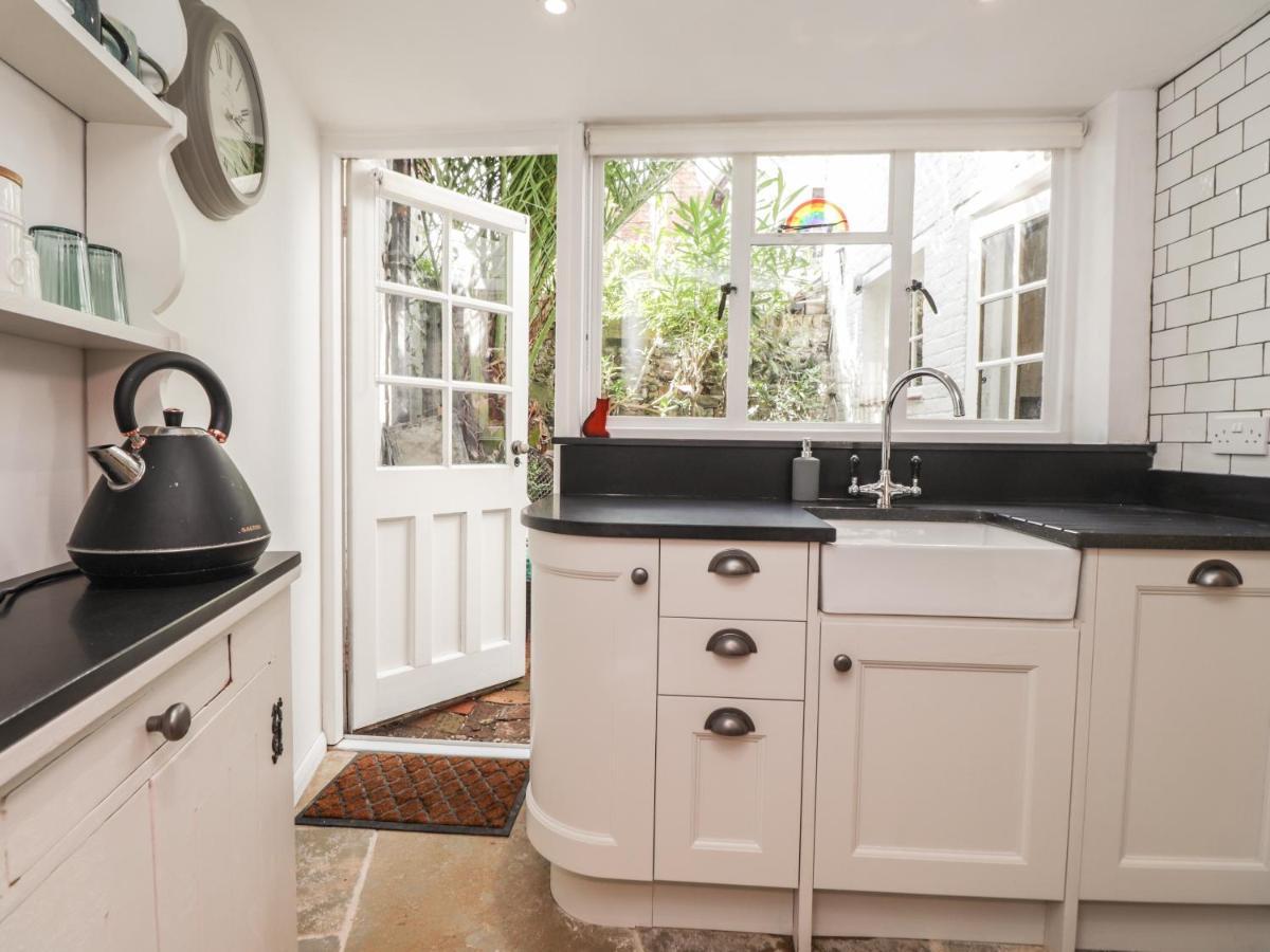 Tudor Cottage Sandwich Extérieur photo
