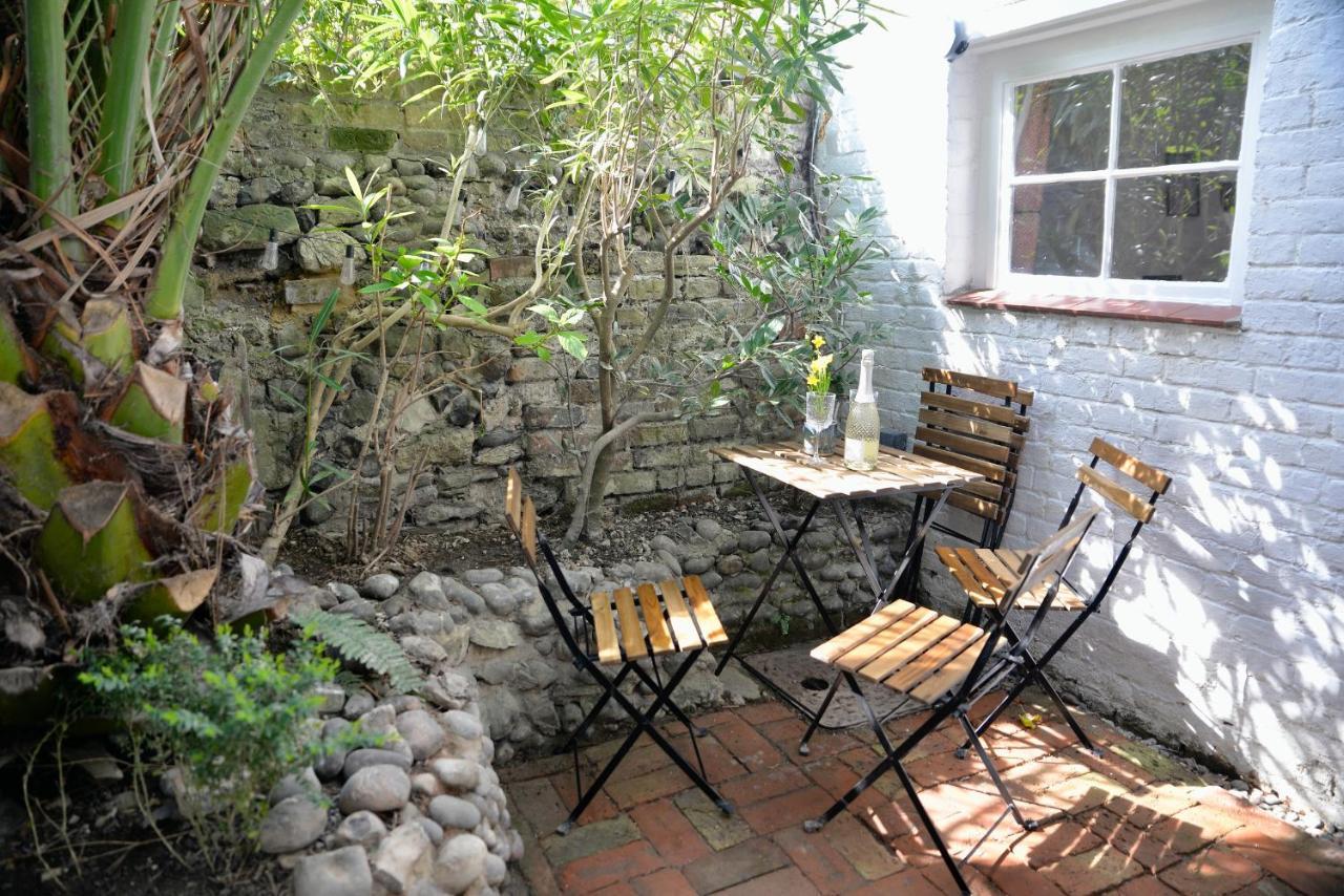 Tudor Cottage Sandwich Extérieur photo