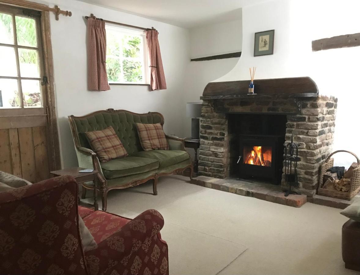 Tudor Cottage Sandwich Extérieur photo